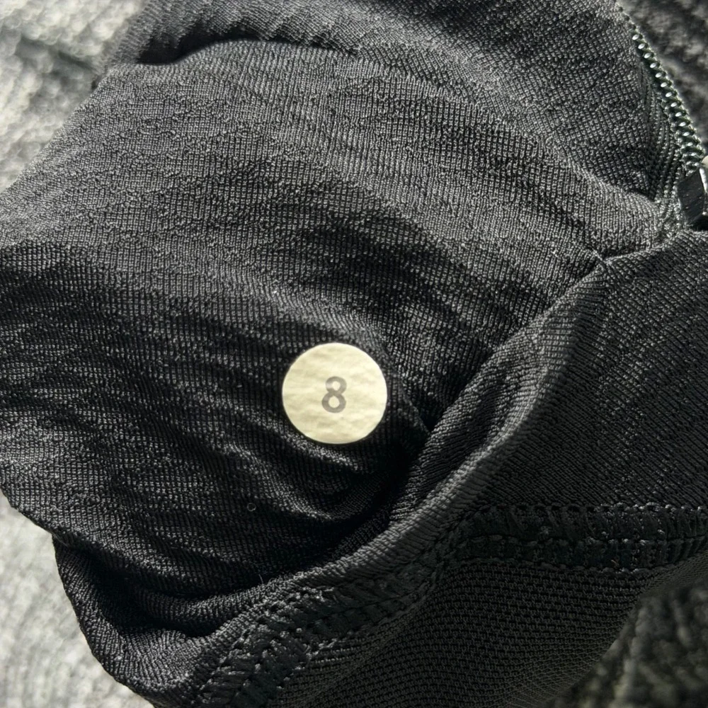 Lululemon Heathered Gray Long Sleeve Activewear Top Size 8‎ Running Yoga Pilates - Picture 7 of 8